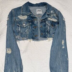 Cropped denim distressed jacket